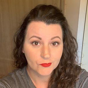 Meet your Posher, Celeste